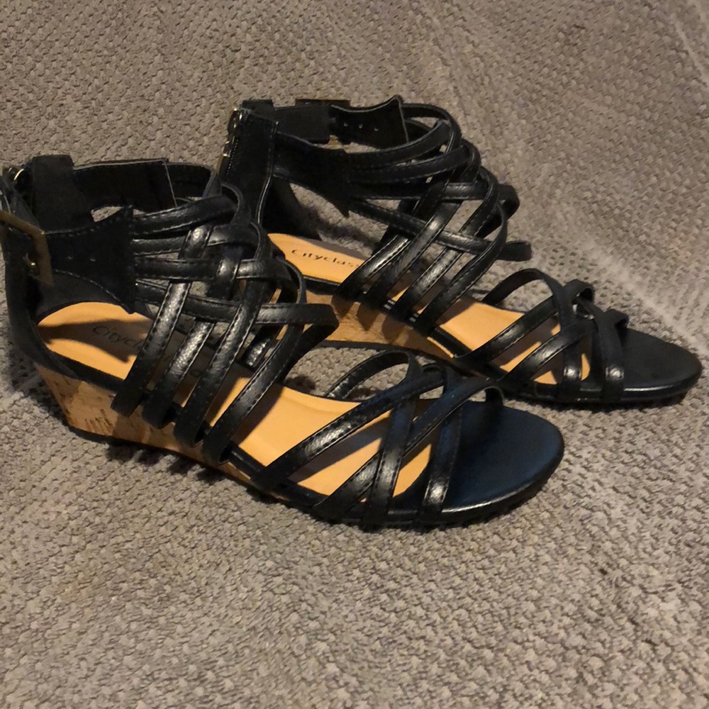 NWT Cityclassified woven strap wedge sandals